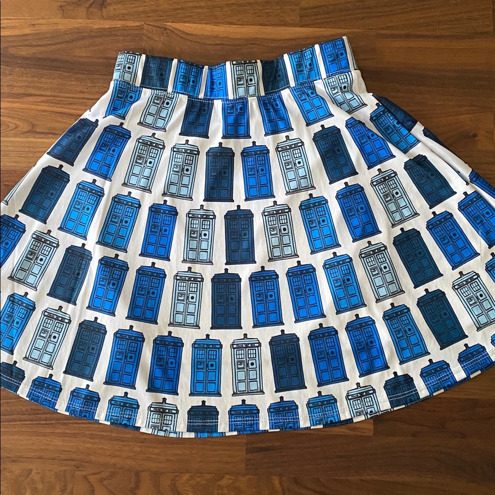 Hot Topic Dr Who Her Universe Blue Tardis Print Skirt